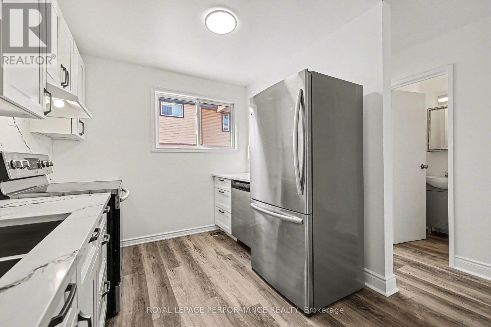 1584 Feather Lane, Ottawa, Ontario  K1T 1V4 - Photo 15 - X12843056