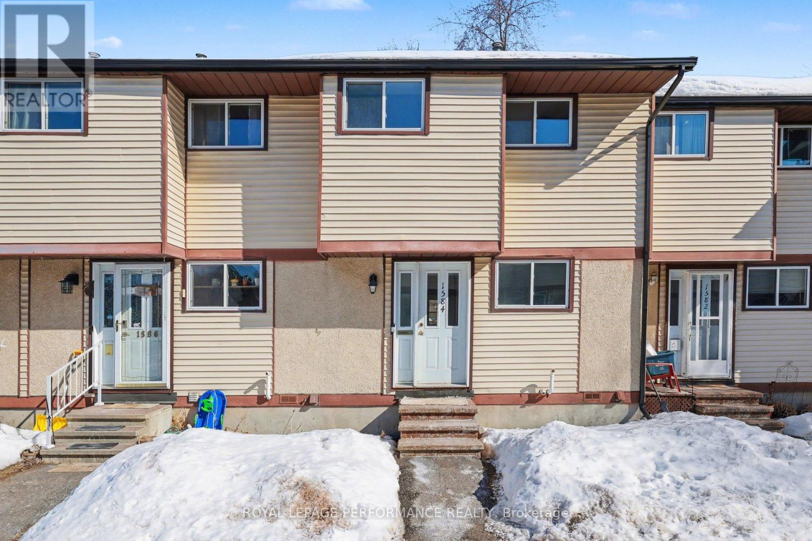 1584 Feather Lane, Ottawa, Ontario  K1T 1V4 - Photo 2 - X12843056