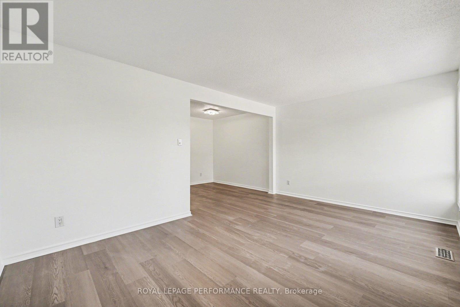 1584 Feather Lane, Ottawa, Ontario  K1T 1V4 - Photo 25 - X12843056