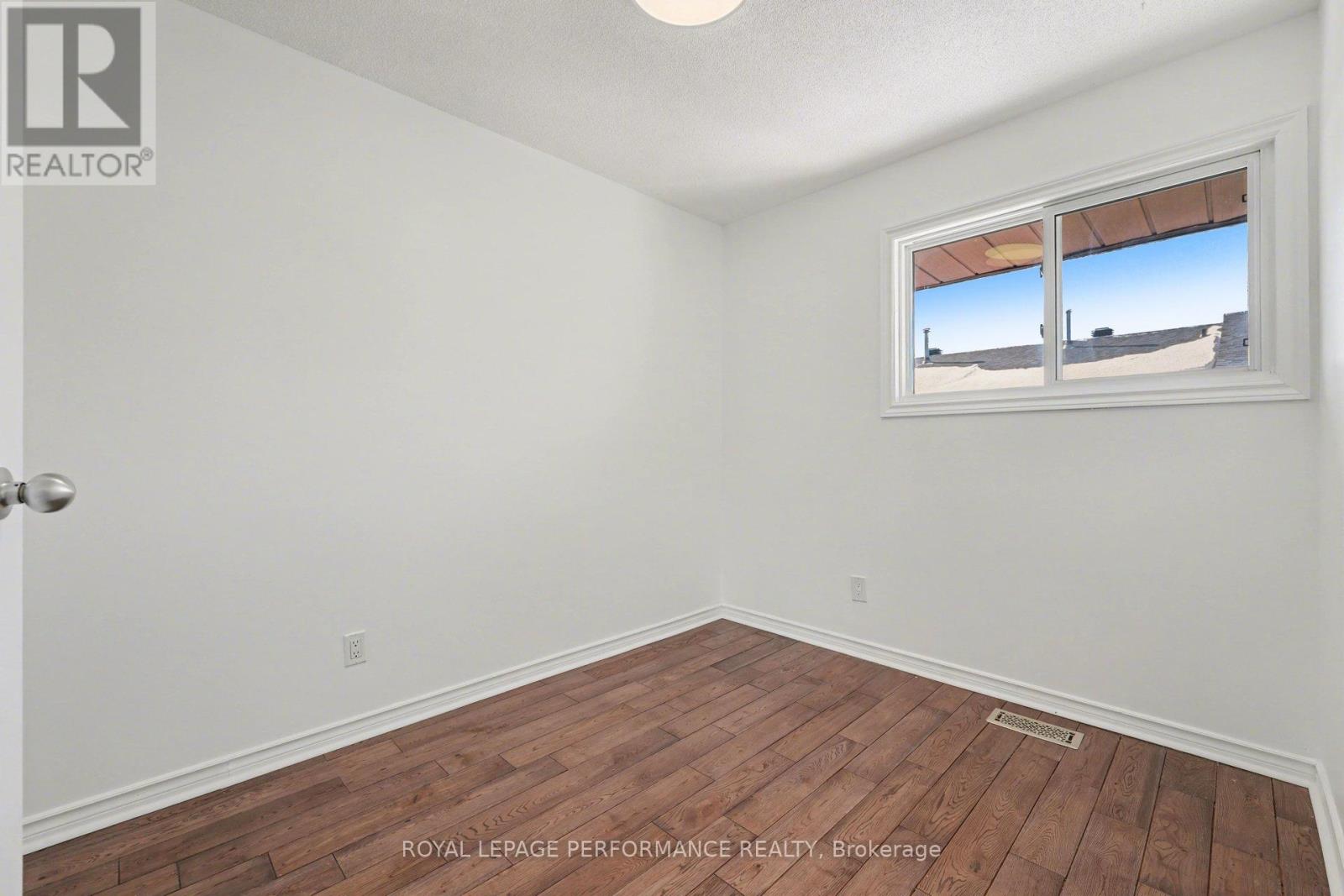 1584 Feather Lane, Ottawa, Ontario  K1T 1V4 - Photo 28 - X12843056