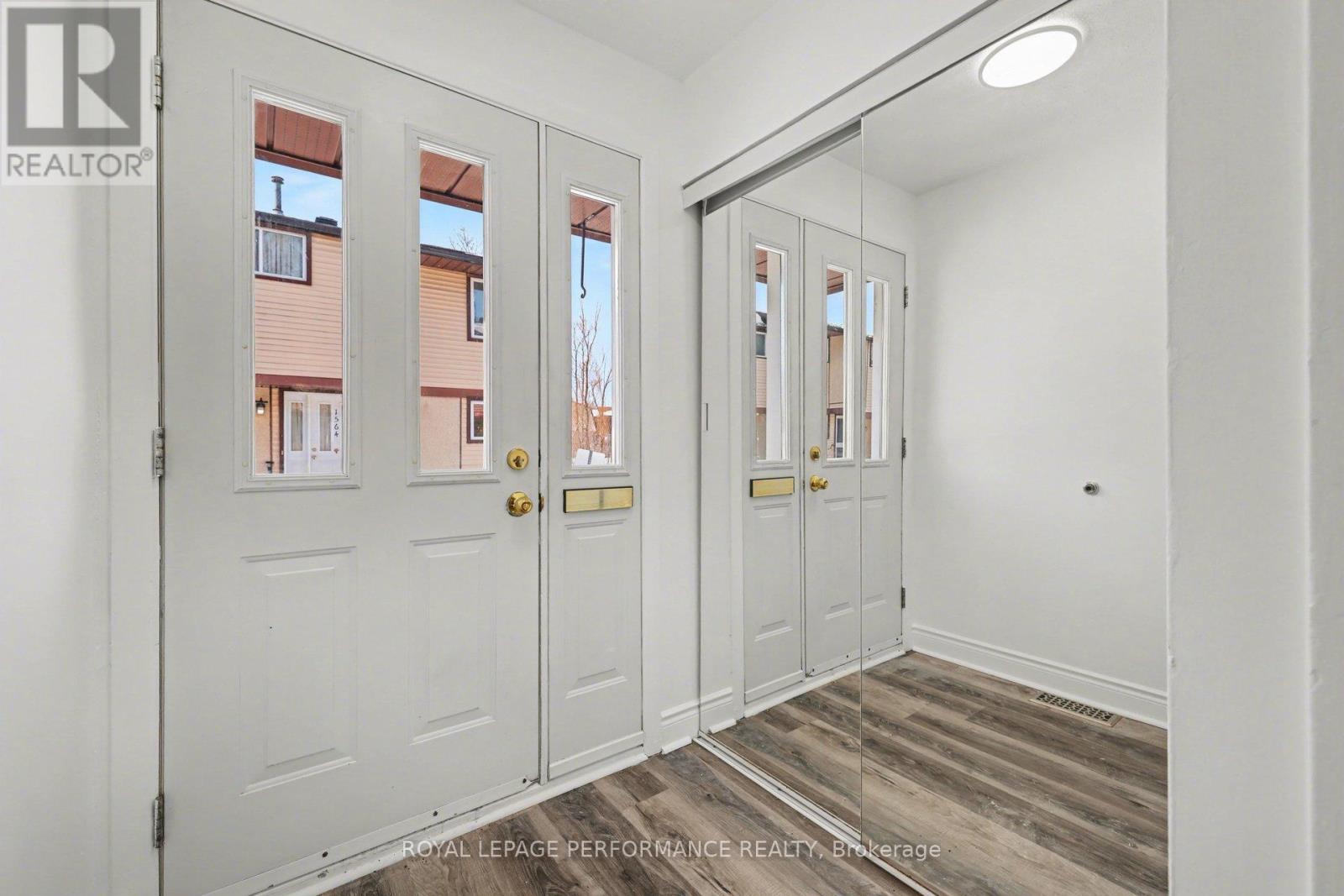 1584 Feather Lane, Ottawa, Ontario  K1T 1V4 - Photo 4 - X12843056