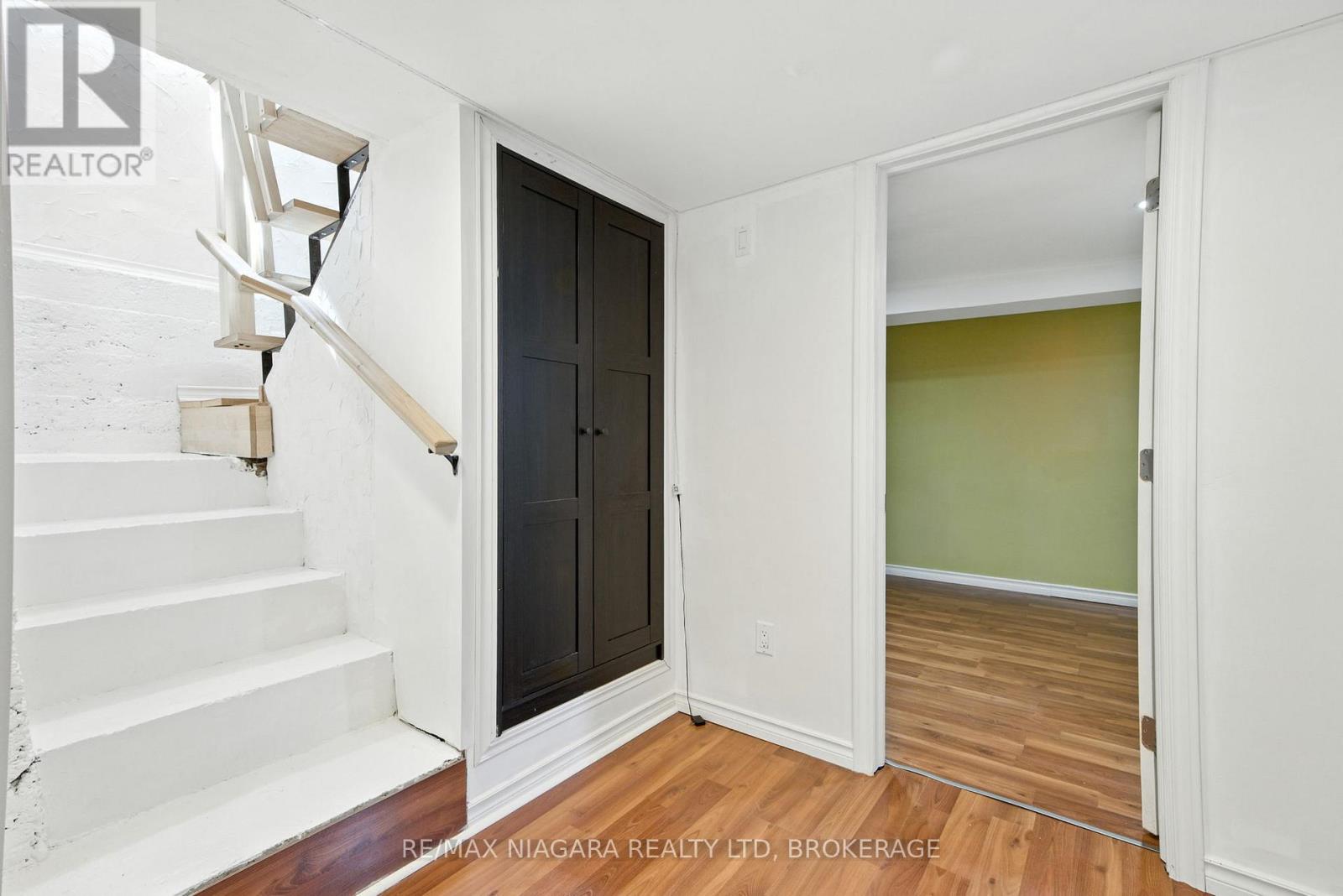 4 Woodland Avenue, St. Catharines, Ontario  L2R 5A2 - Photo 12 - X12843020