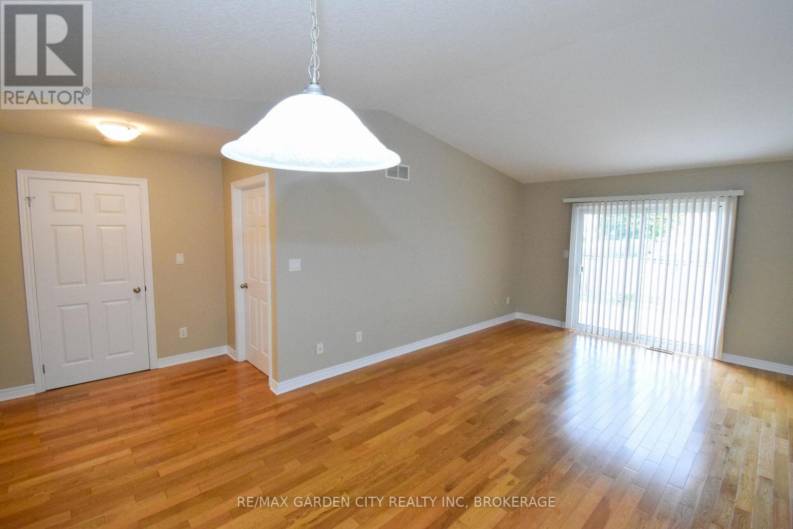 11 - 162 First Street, Welland, Ontario  L3B 4S2 - Photo 11 - X12843052