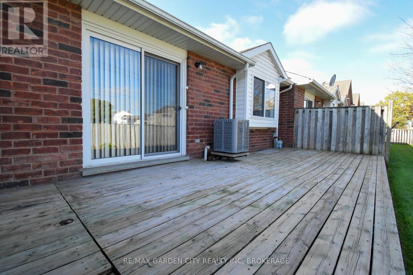 11 - 162 First Street, Welland, Ontario  L3B 4S2 - Photo 29 - X12843052