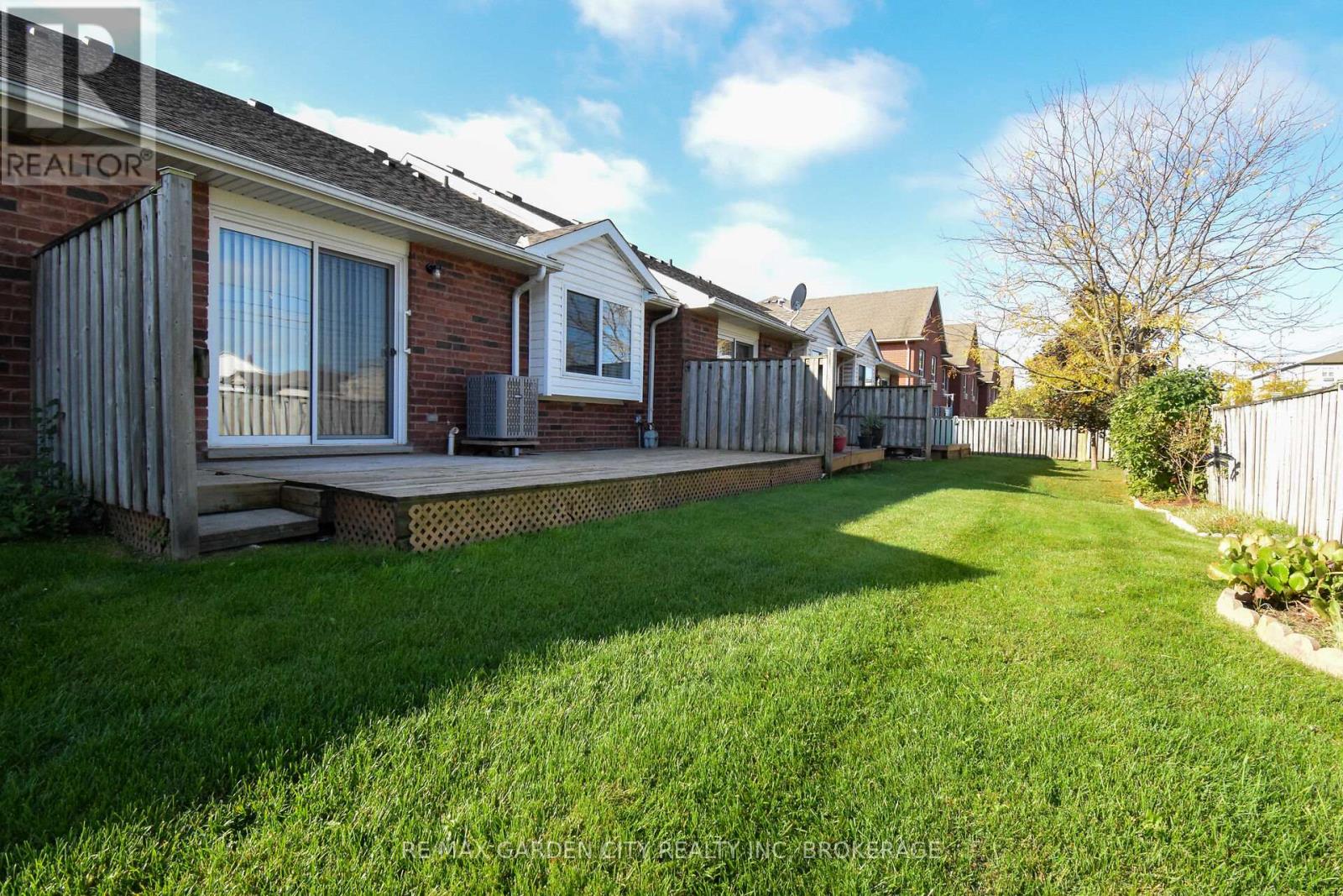 11 - 162 First Street, Welland, Ontario  L3B 4S2 - Photo 31 - X12843052