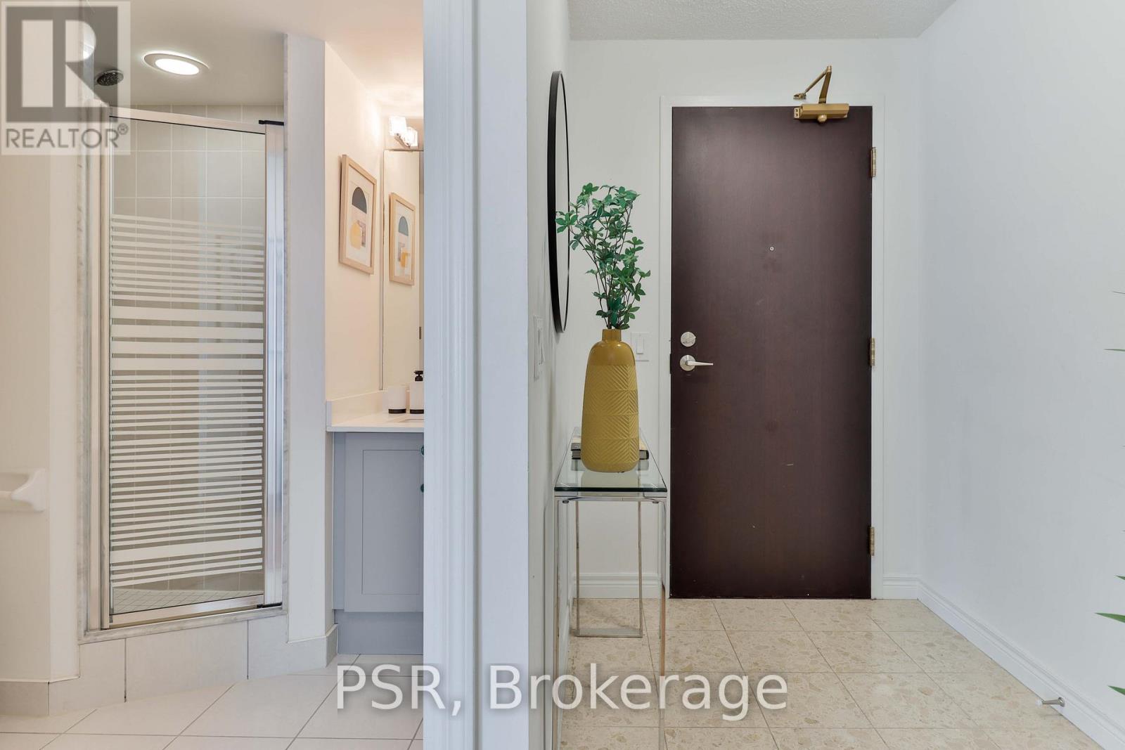 1602 - 30 Grand Trunk Crescent, Toronto, Ontario  M5J 3A4 - Photo 3 - C12841492