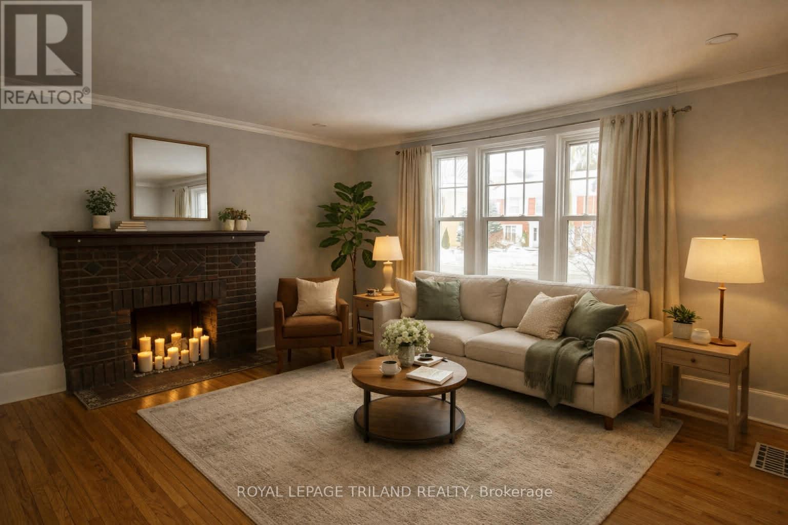 Unit 2 - 181 Ridout Street S, London South, Ontario  N6C 3X8 - Photo 2 - X12601354