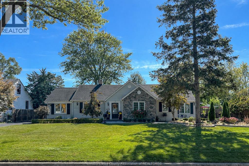 MLS# 26004342: 665 SCOFIELD AVENUE, Windsor, Canada