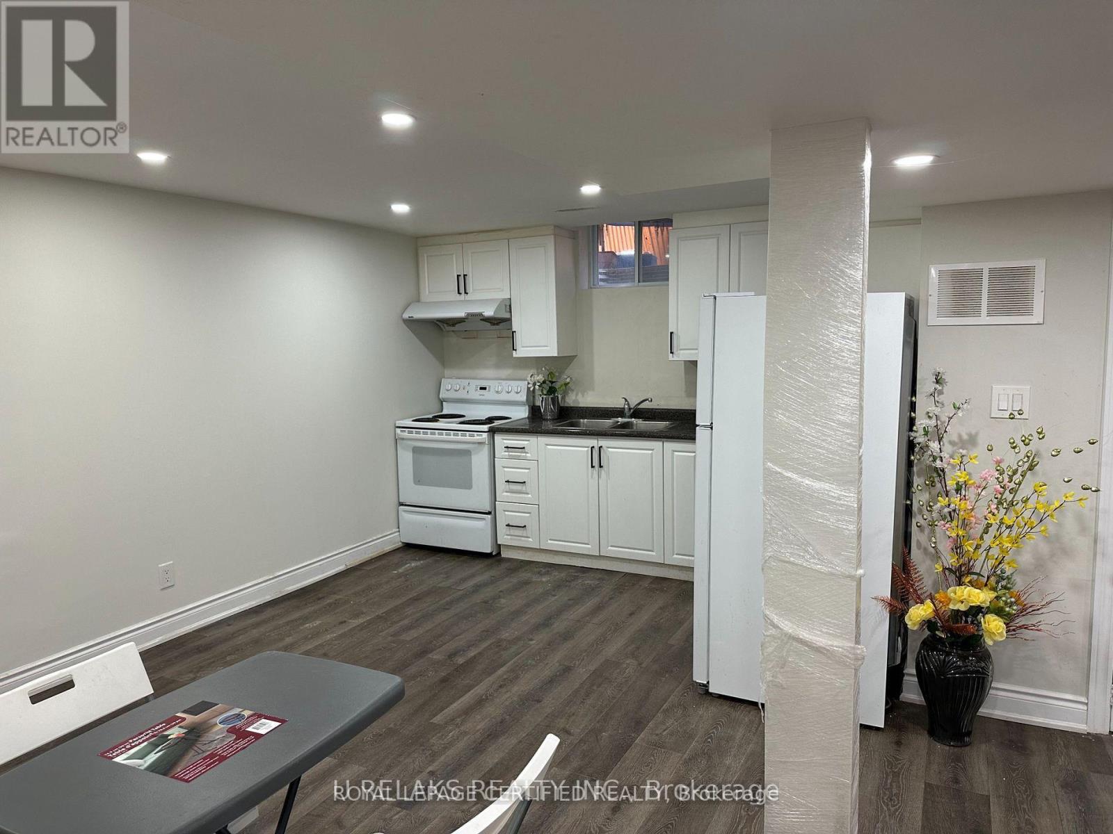 640 Farwell Crescent, Mississauga, Ontario  L5R 2A7 - Photo 10 - W12810240