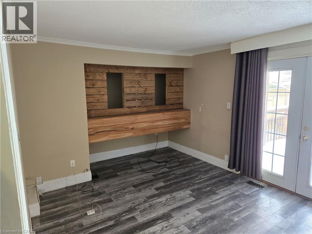 45 Chaplin Avenue, St. Catharines, Ontario  L2R 2E4 - Photo 4 - 40809250