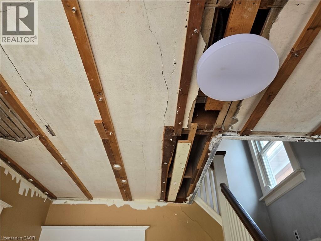 45 Chaplin Avenue, St. Catharines, Ontario  L2R 2E4 - Photo 6 - 40809250