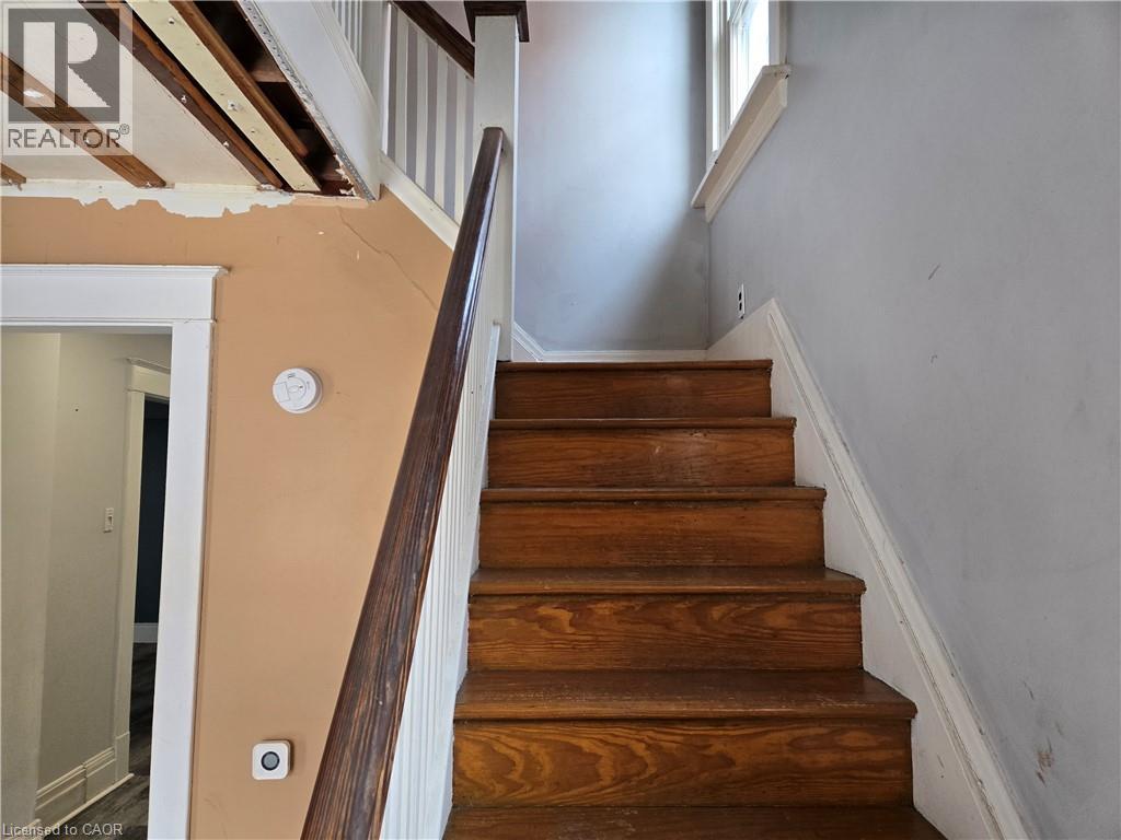 45 Chaplin Avenue, St. Catharines, Ontario  L2R 2E4 - Photo 7 - 40809250