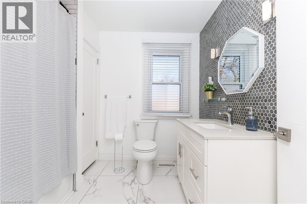 11 Fairview Road, Grimsby, Ontario  L3M 3L1 - Photo 18 - 40808842