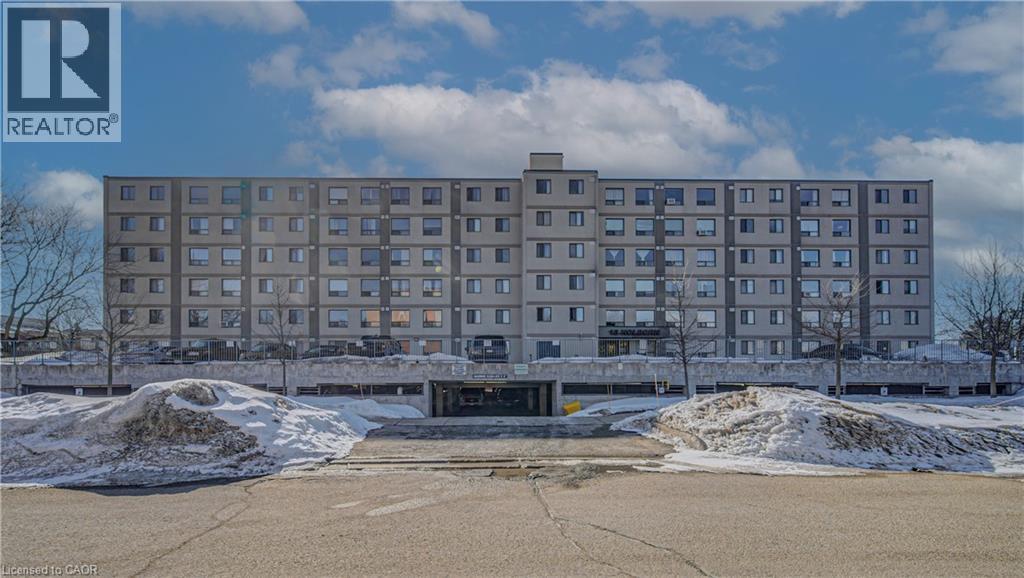18 HOLBORN Court Unit# 610, Kitchener, Ontario