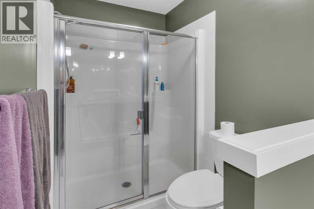 374 Sundown Road, Cochrane, Alberta  T4C 2A6 - Photo 16 - A2289757