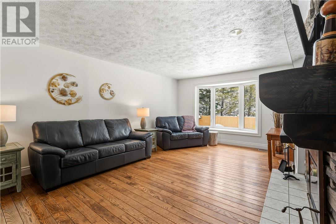 25 Aspen Court, Capreol, Ontario  P0M 1H0 - Photo 5 - 2126647