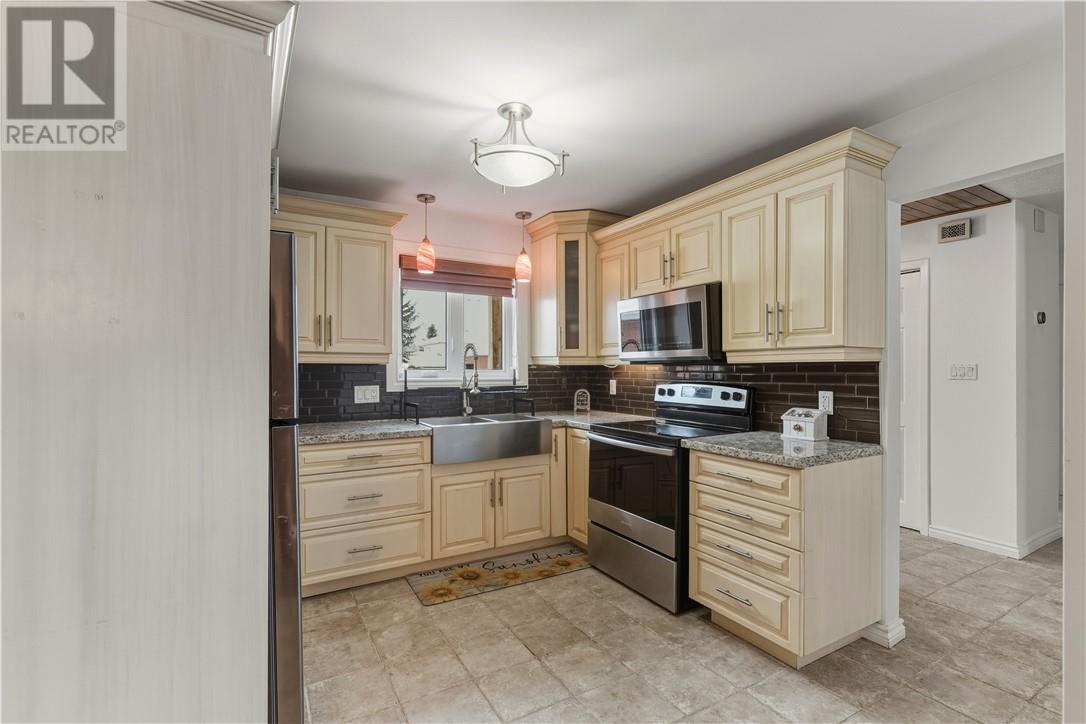 25 Aspen Court, Capreol, Ontario  P0M 1H0 - Photo 8 - 2126647