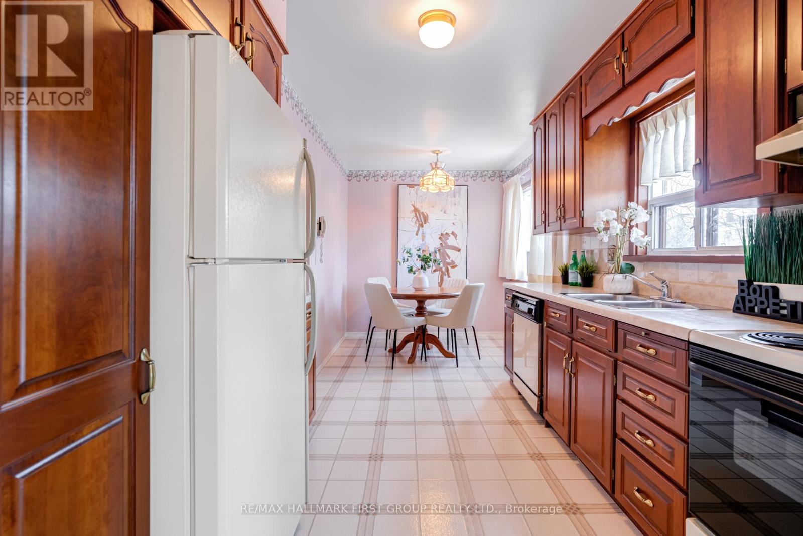 48 Ravencliff Crescent, Toronto, Ontario  M1T 1R8 - Photo 8 - E12842962