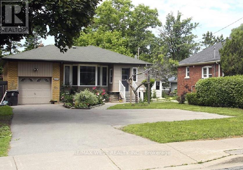 812 KENNEDY ROAD, Toronto, Ontario