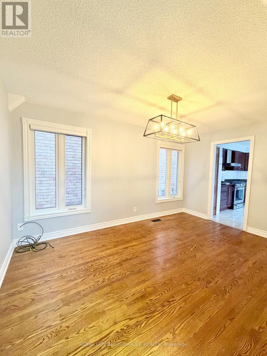 Main - 16 Oak Knoll Crescent, Toronto (Rouge), Ontario  M1B 4V4 - Photo 4 - E12843086