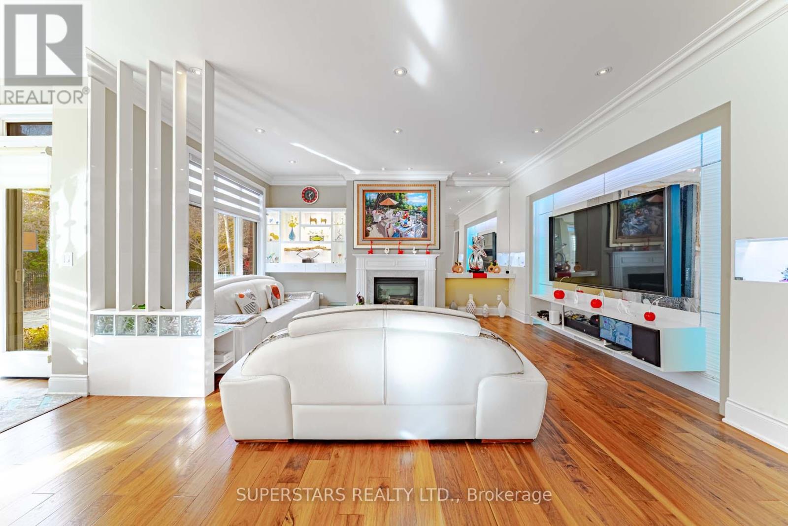 19 Royal County Down Crescent, Markham, Ontario  L6C 0K1 - Photo 10 - N12842950