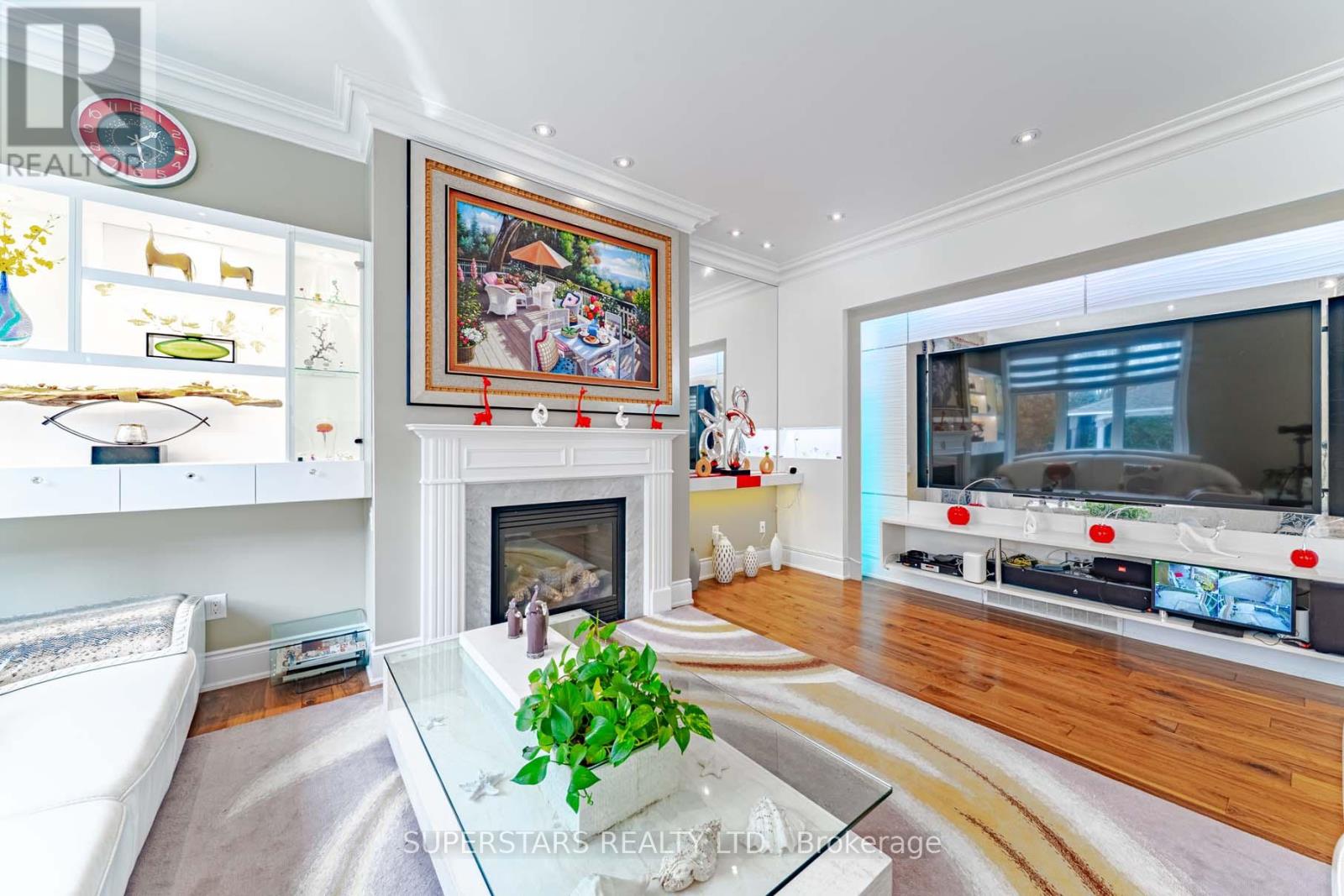 19 Royal County Down Crescent, Markham, Ontario  L6C 0K1 - Photo 11 - N12842950