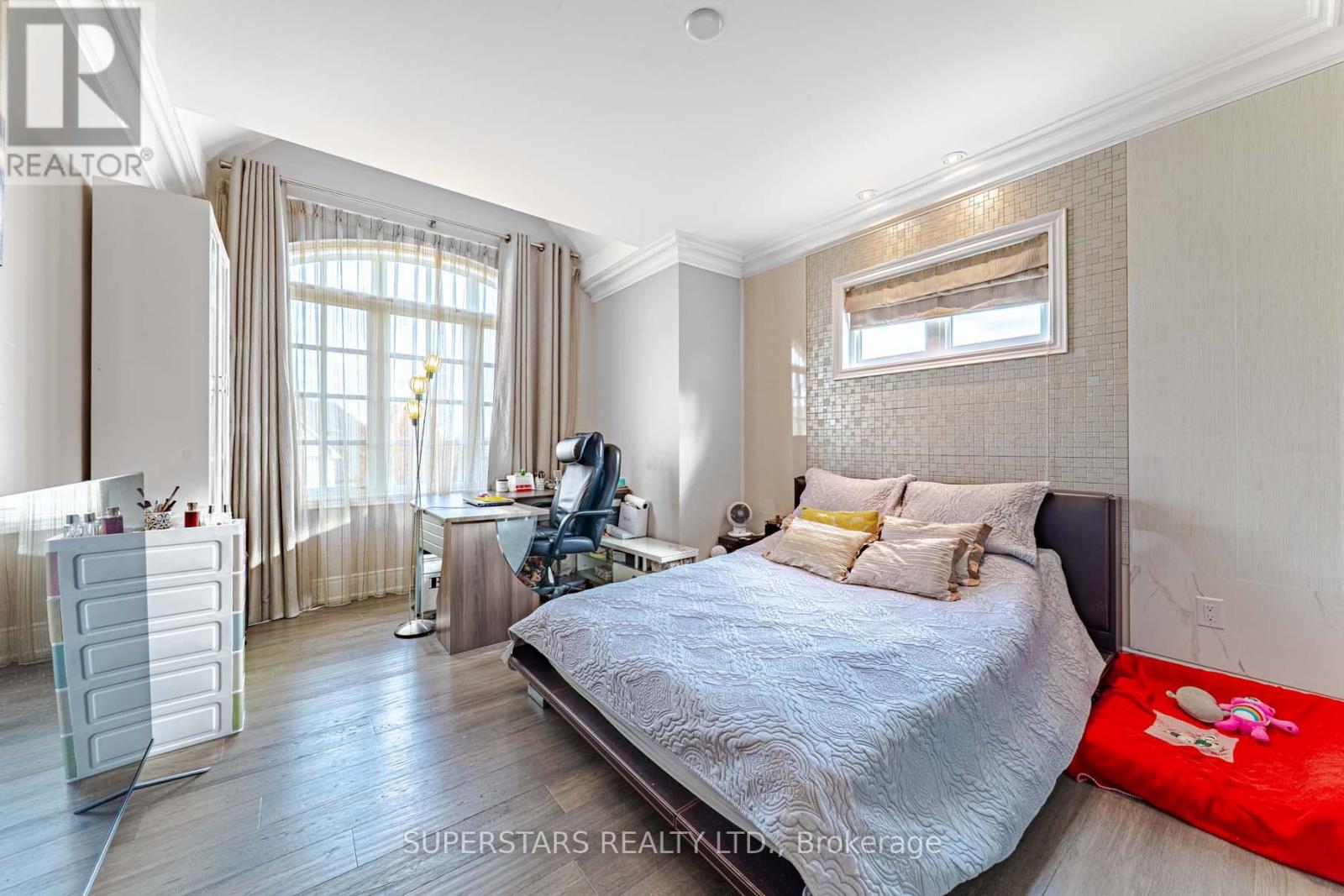 19 Royal County Down Crescent, Markham, Ontario  L6C 0K1 - Photo 22 - N12842950