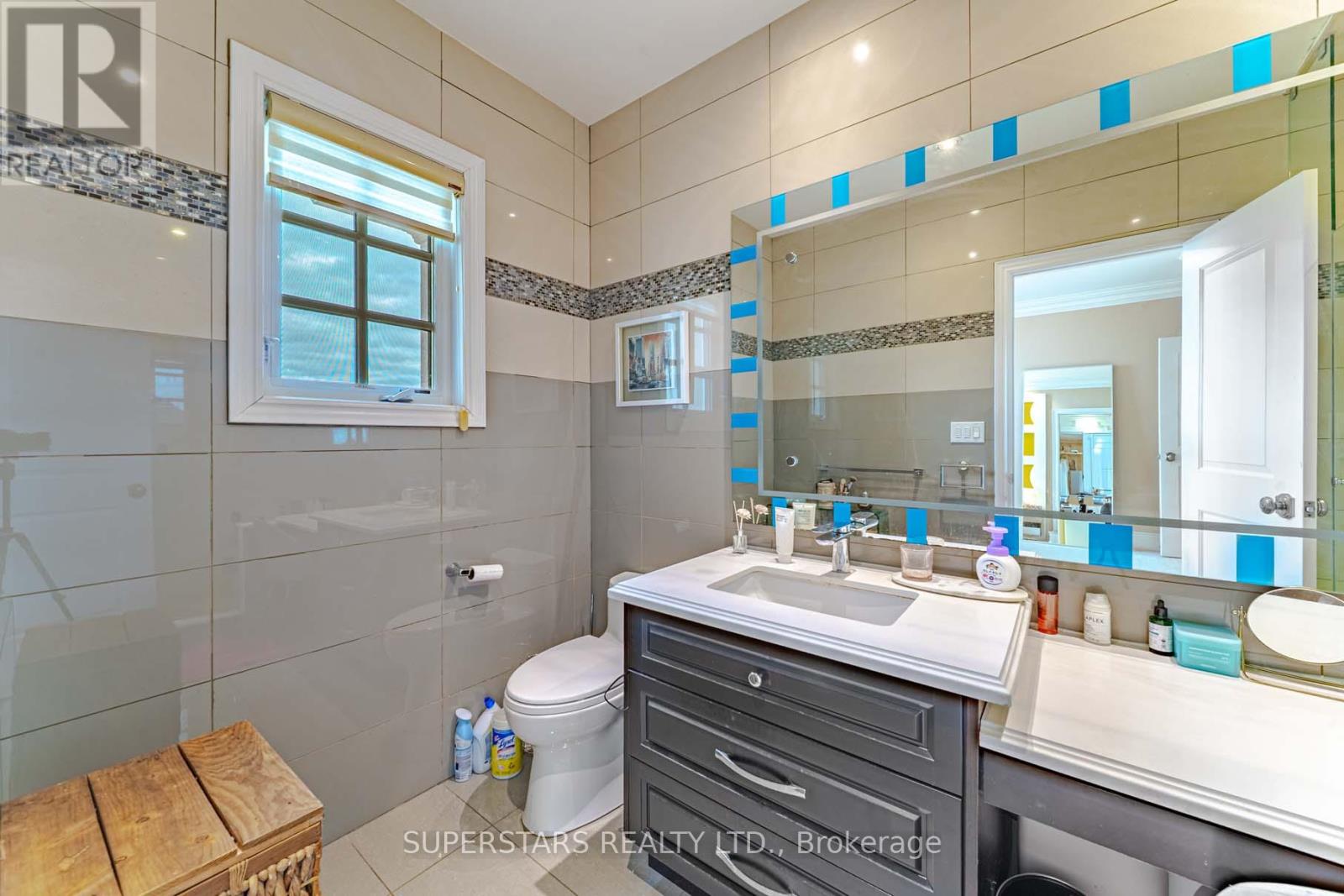 19 Royal County Down Crescent, Markham, Ontario  L6C 0K1 - Photo 28 - N12842950