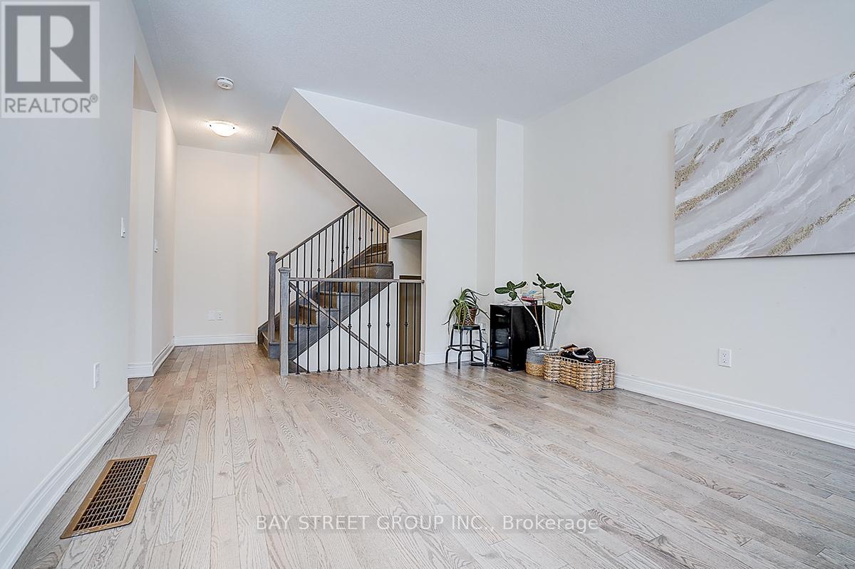 3474 Denison Street, Markham, Ontario  L3S 0E9 - Photo 5 - N12842988