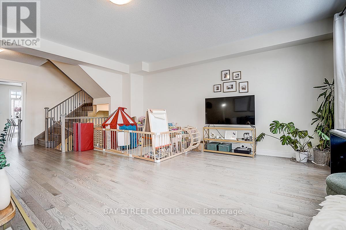 3474 Denison Street, Markham, Ontario  L3S 0E9 - Photo 9 - N12842988