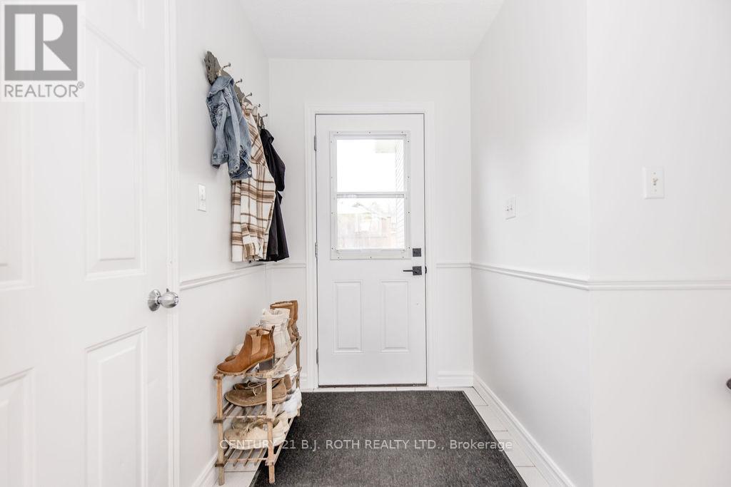 782 Chestnut Street, Innisfil, Ontario  L9S 2H9 - Photo 6 - N12843004