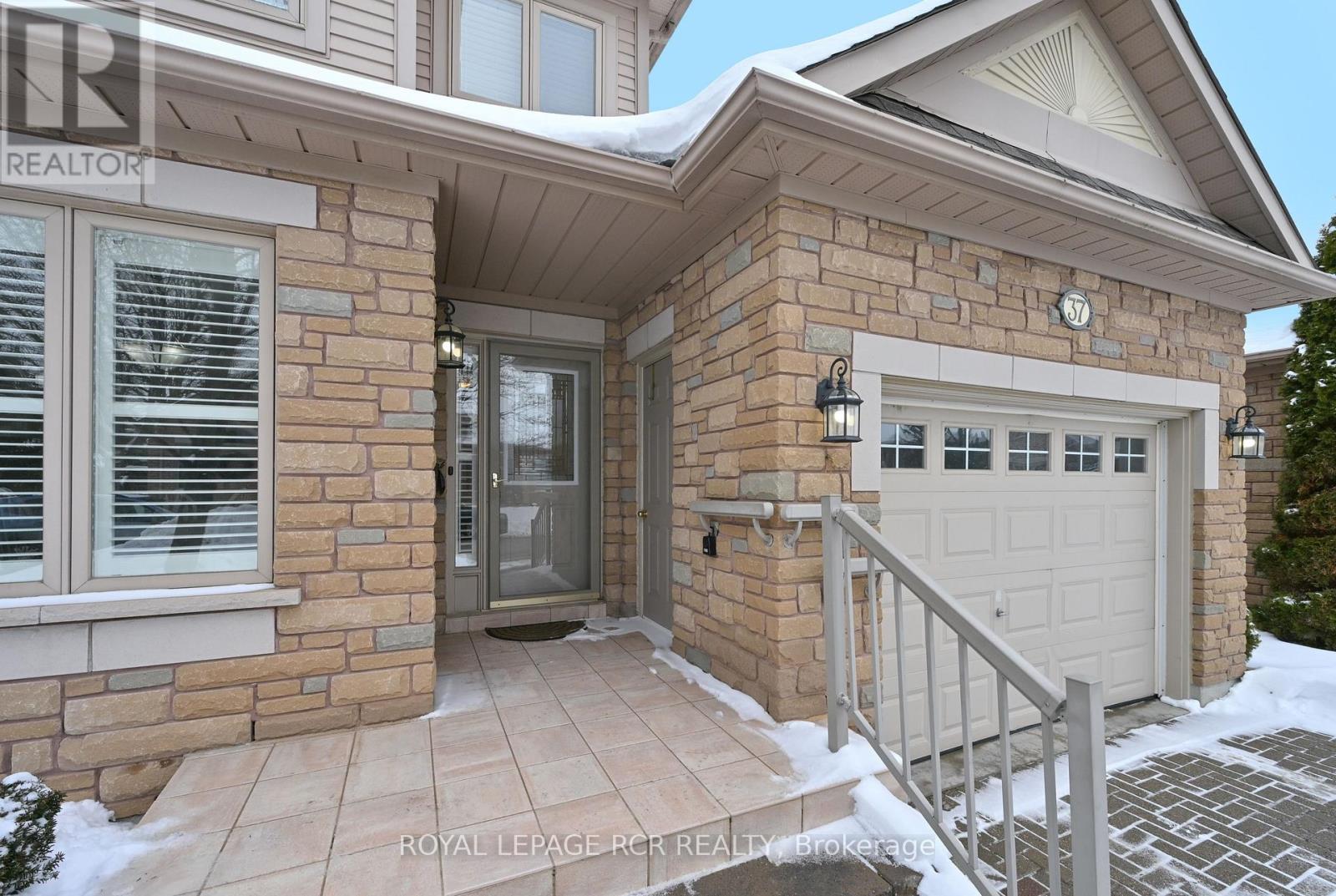 37 Sunset Boulevard, New Tecumseth, Ontario  L9R 1Y8 - Photo 2 - N12843022