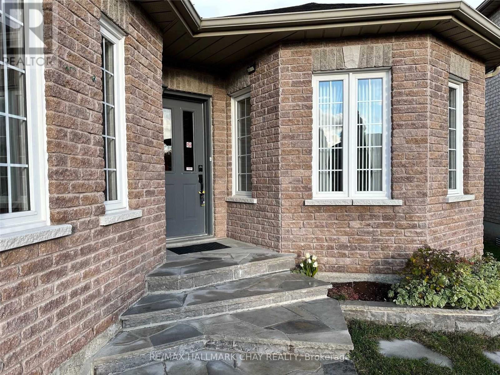 UPPER - 55 PENVILL LANE, barrie (ardagh), Ontario
