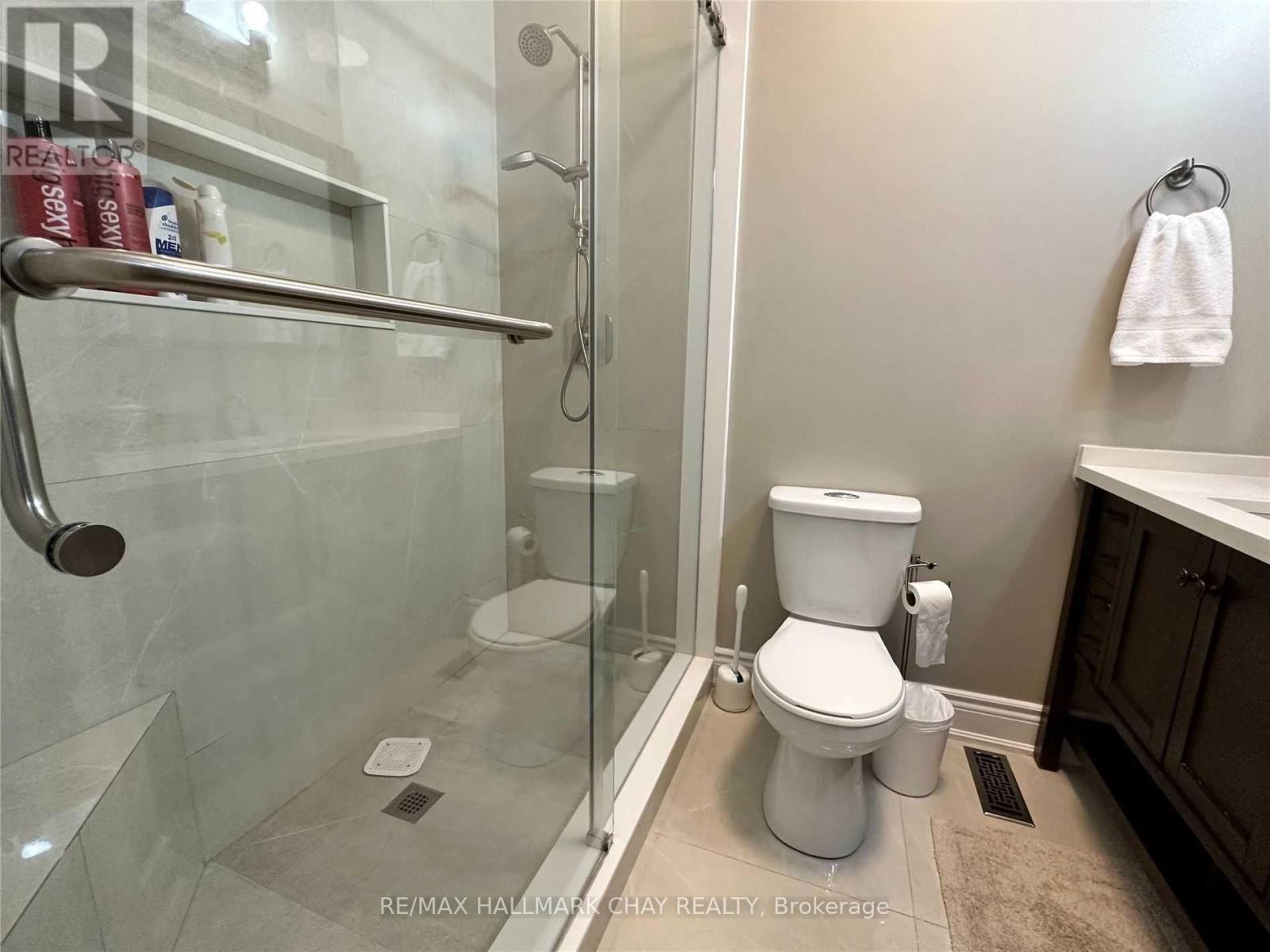 Upper - 55 Penvill Lane, Barrie (Ardagh), Ontario  L4N 5M8 - Photo 11 - S12842992