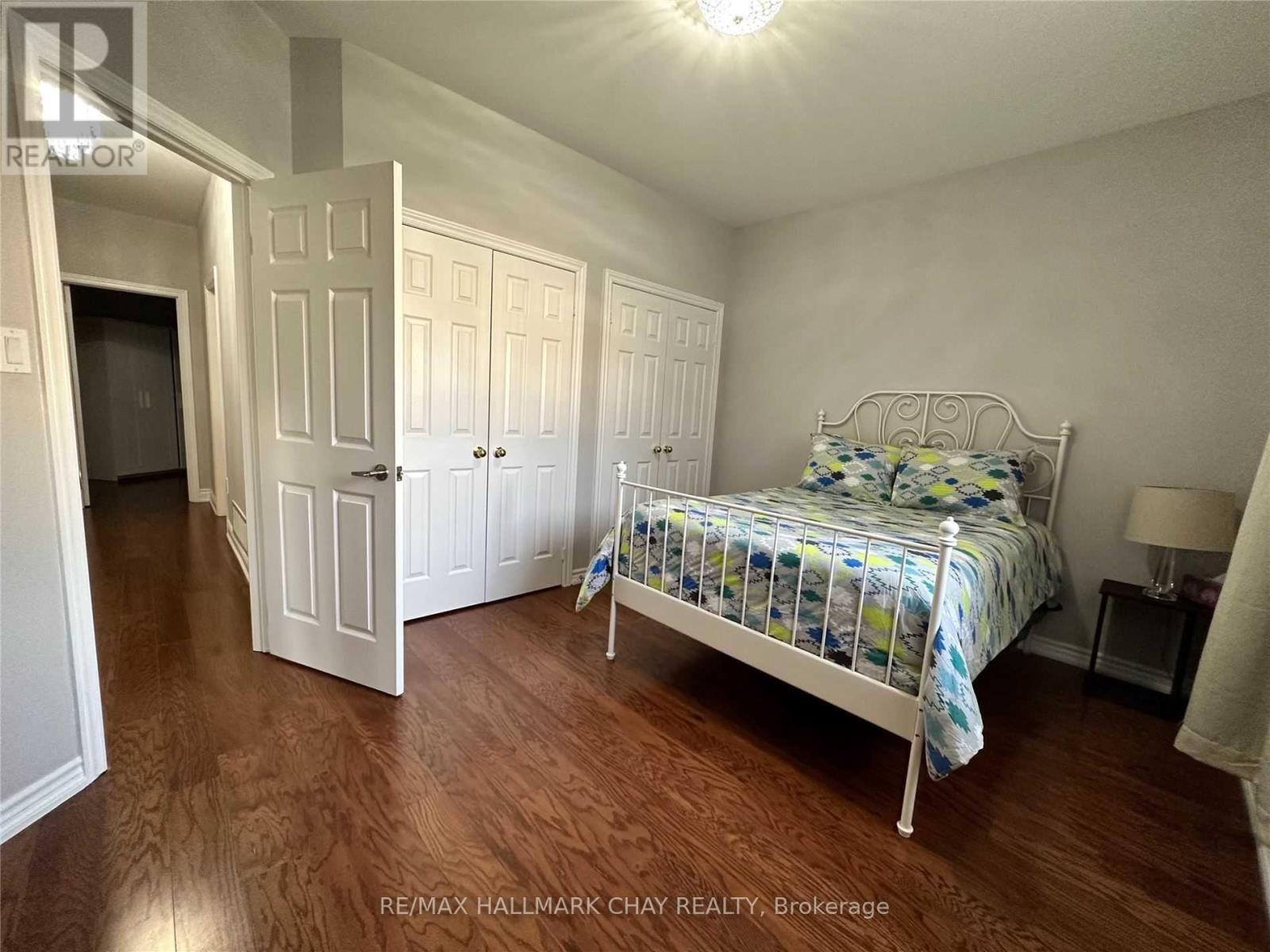 Upper - 55 Penvill Lane, Barrie (Ardagh), Ontario  L4N 5M8 - Photo 12 - S12842992