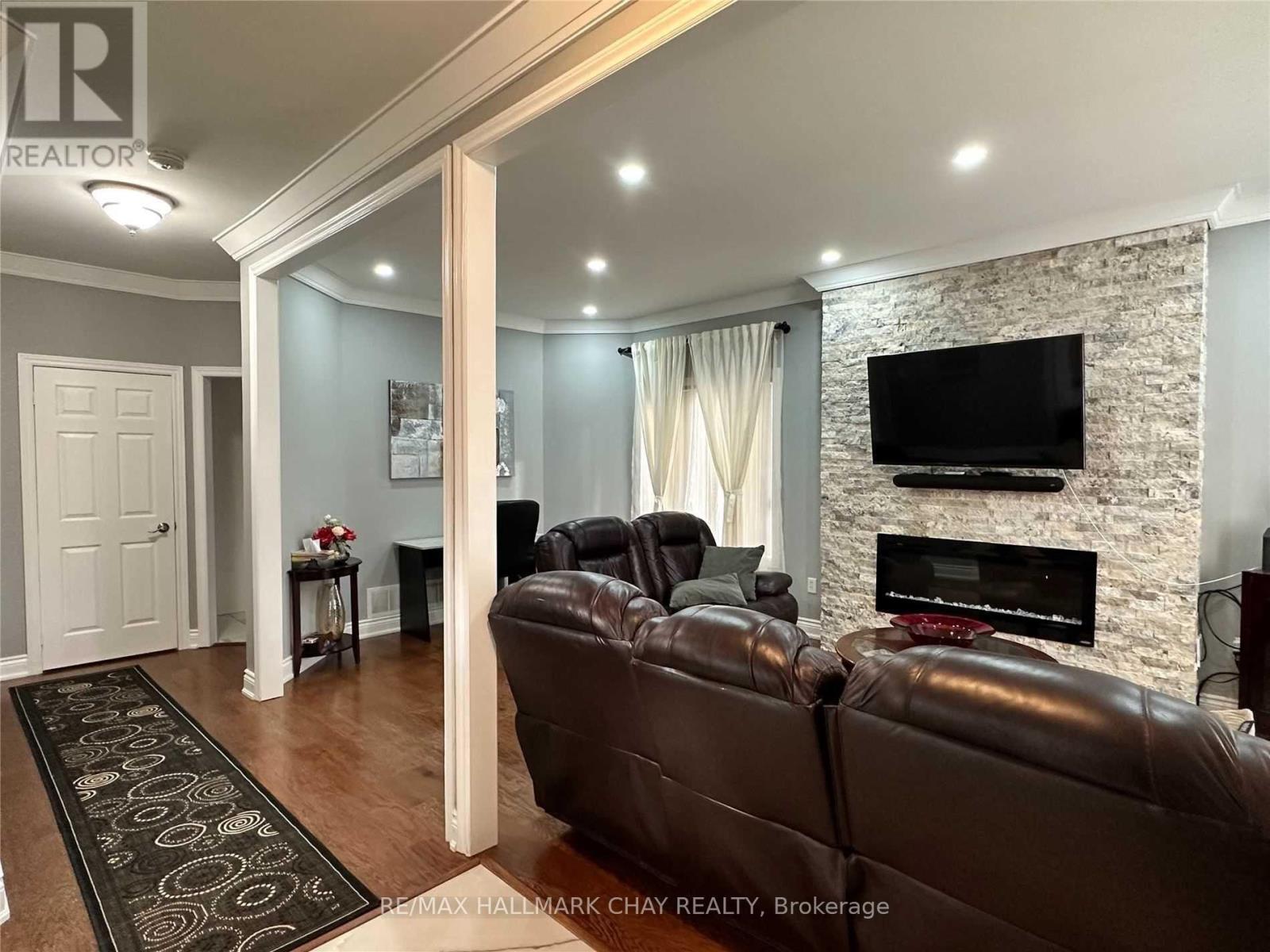 Upper - 55 Penvill Lane, Barrie (Ardagh), Ontario  L4N 5M8 - Photo 4 - S12842992