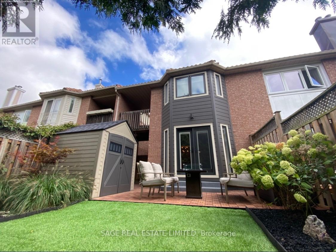 2929 Redbud Avenue, Oakville, Ontario  L6J 7J4 - Photo 2 - W12782452