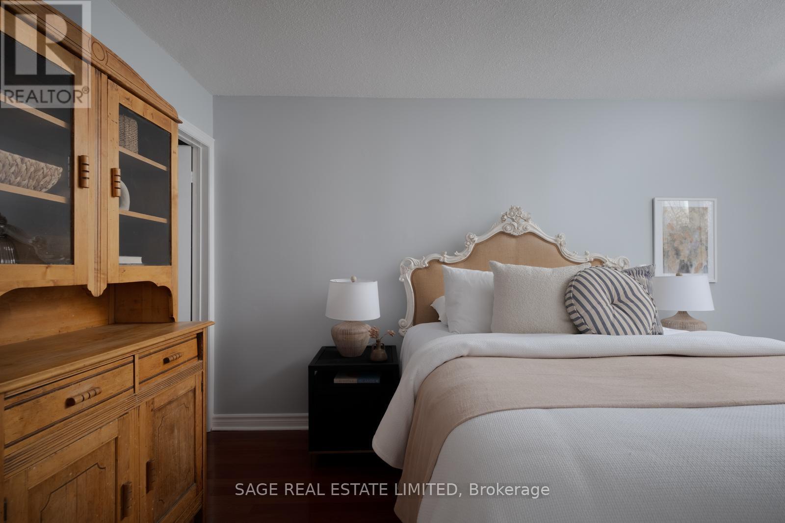 2929 Redbud Avenue, Oakville, Ontario  L6J 7J4 - Photo 32 - W12782452