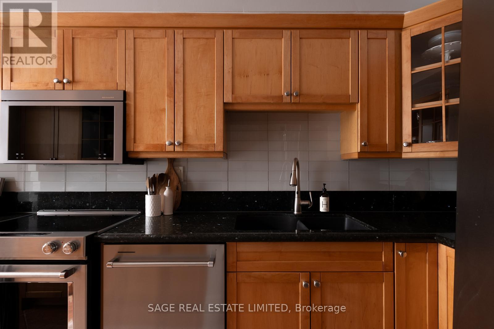 2929 Redbud Avenue, Oakville, Ontario  L6J 7J4 - Photo 19 - W12782452