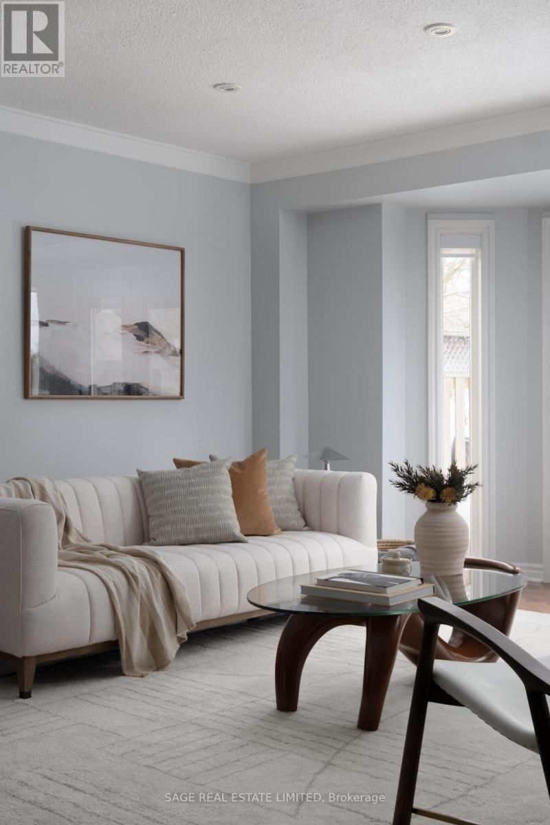 2929 Redbud Avenue, Oakville, Ontario  L6J 7J4 - Photo 8 - W12782452