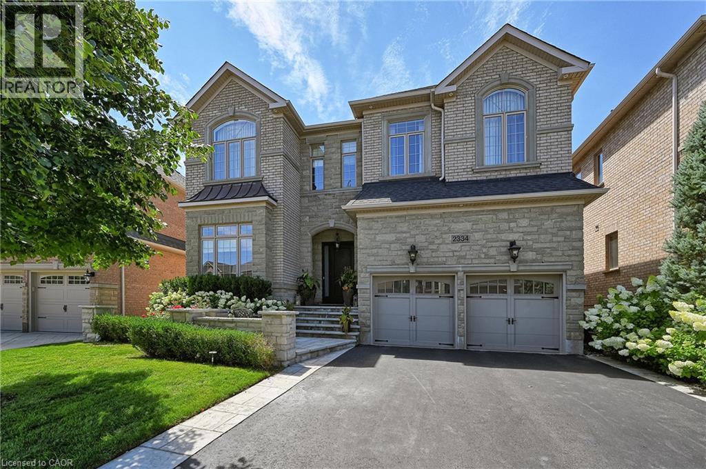 2334 RIDEAU Drive, Oakville, Ontario