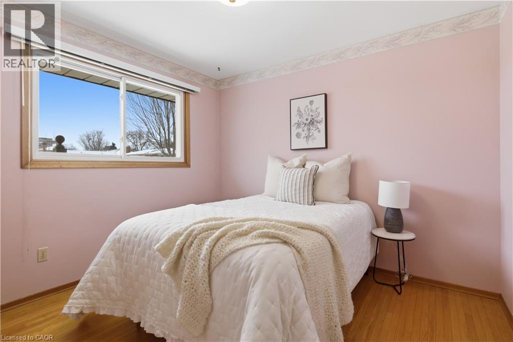 15 Confederation Drive, Kitchener, Ontario  N2B 2X3 - Photo 25 - 40809143