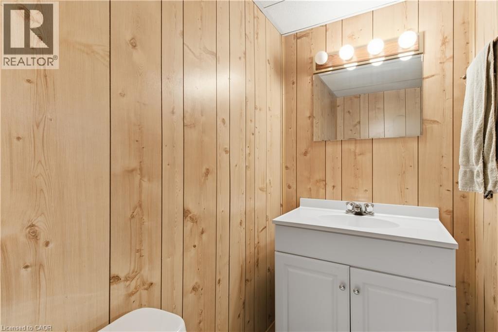 15 Confederation Drive, Kitchener, Ontario  N2B 2X3 - Photo 35 - 40809143