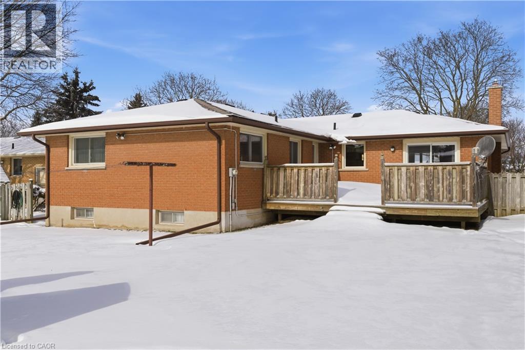 15 Confederation Drive, Kitchener, Ontario  N2B 2X3 - Photo 38 - 40809143