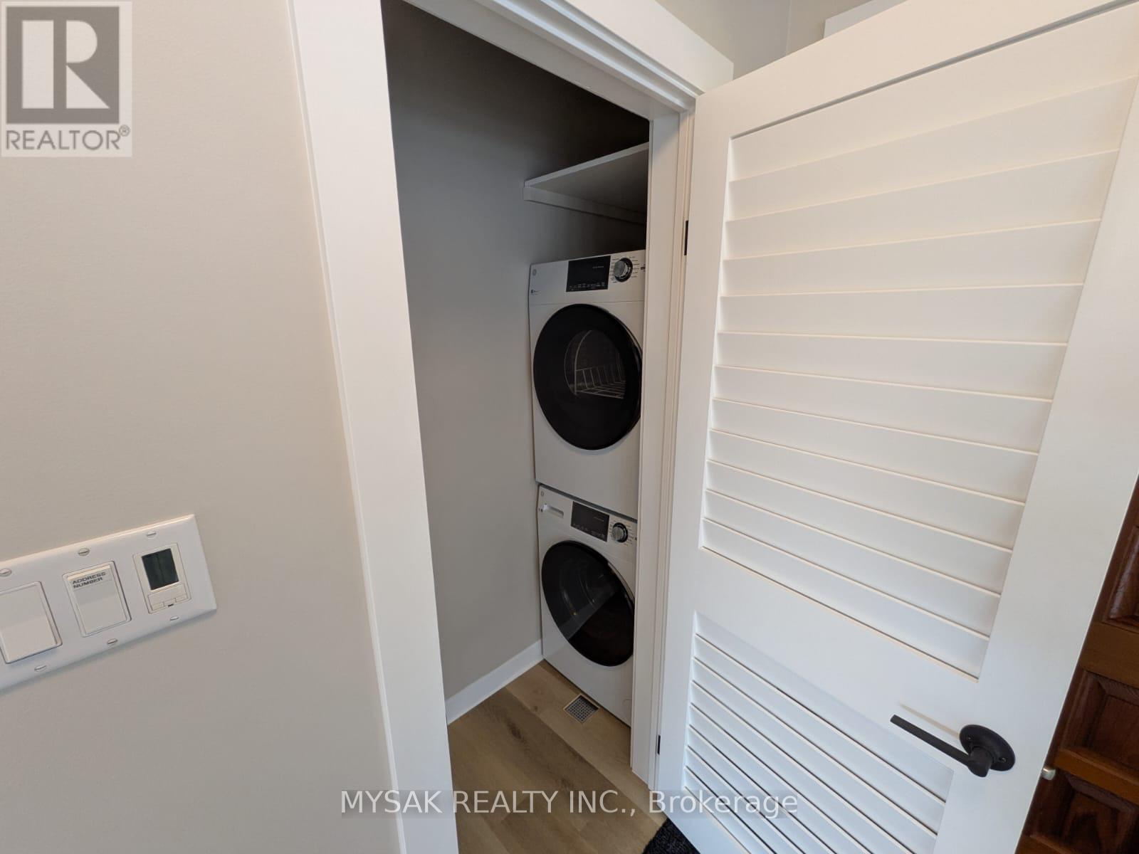 Main Floor - 96 Celestine Drive, Toronto (Willowridge-Martingrove-Richview), Ontario  M9R 3N7 - Photo 17 - W12843028