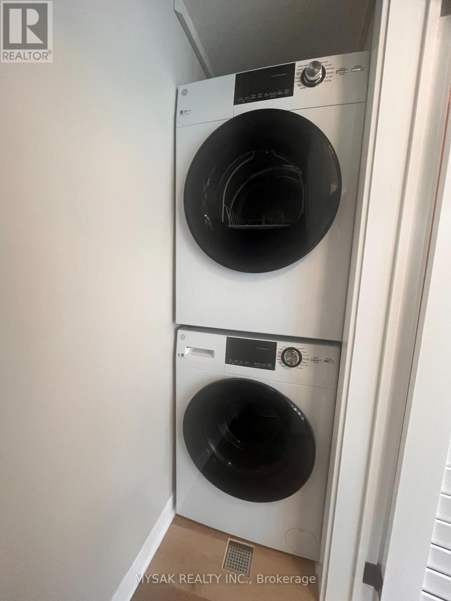 Main Floor - 96 Celestine Drive, Toronto (Willowridge-Martingrove-Richview), Ontario  M9R 3N7 - Photo 18 - W12843028