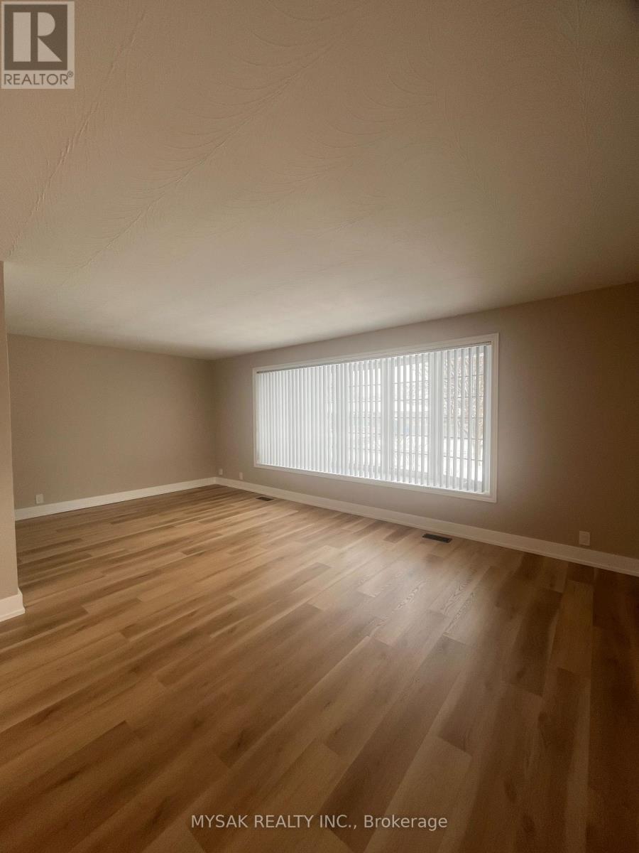 Main Floor - 96 Celestine Drive, Toronto (Willowridge-Martingrove-Richview), Ontario  M9R 3N7 - Photo 7 - W12843028