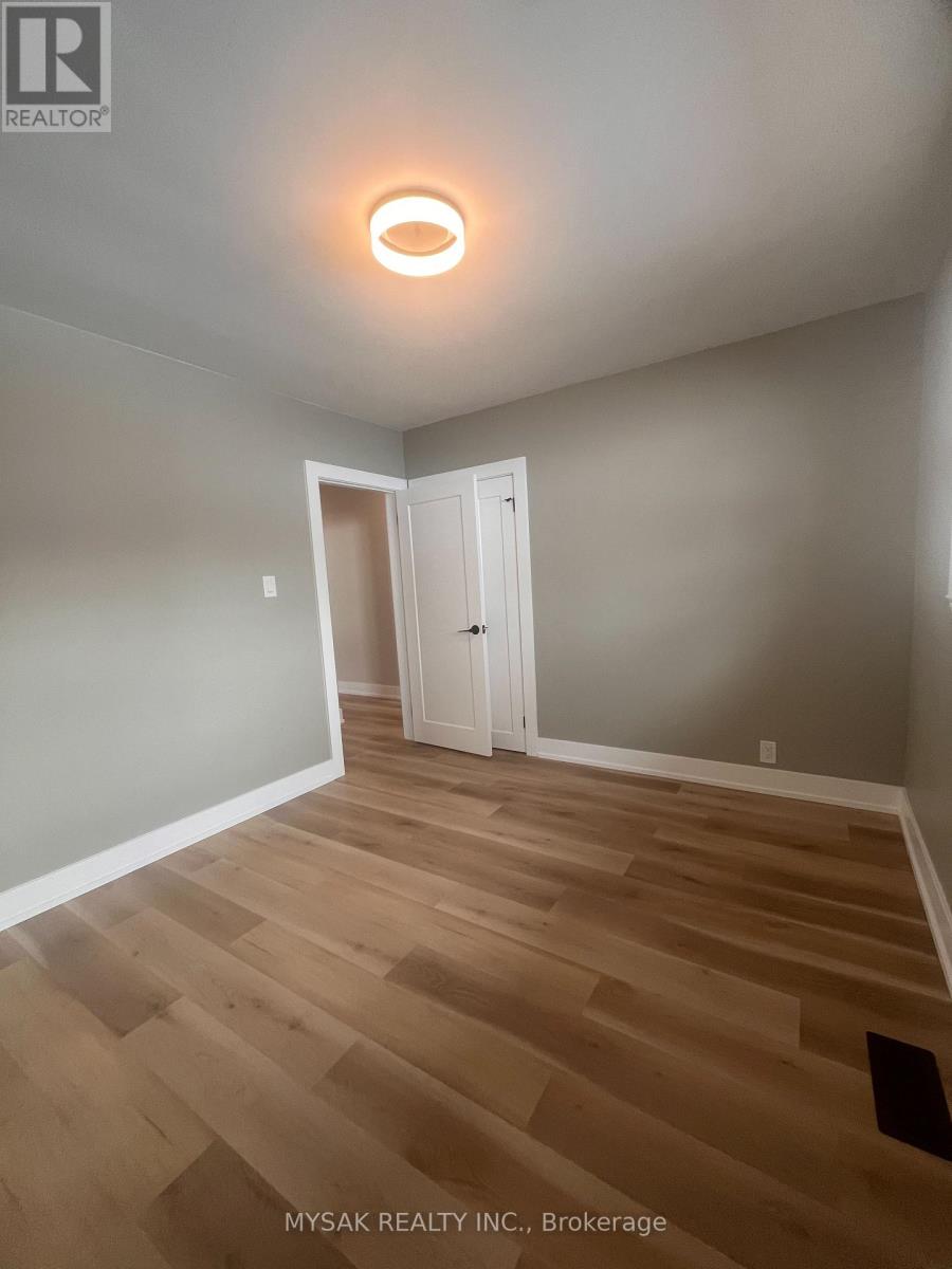 Main Floor - 96 Celestine Drive, Toronto (Willowridge-Martingrove-Richview), Ontario  M9R 3N7 - Photo 9 - W12843028