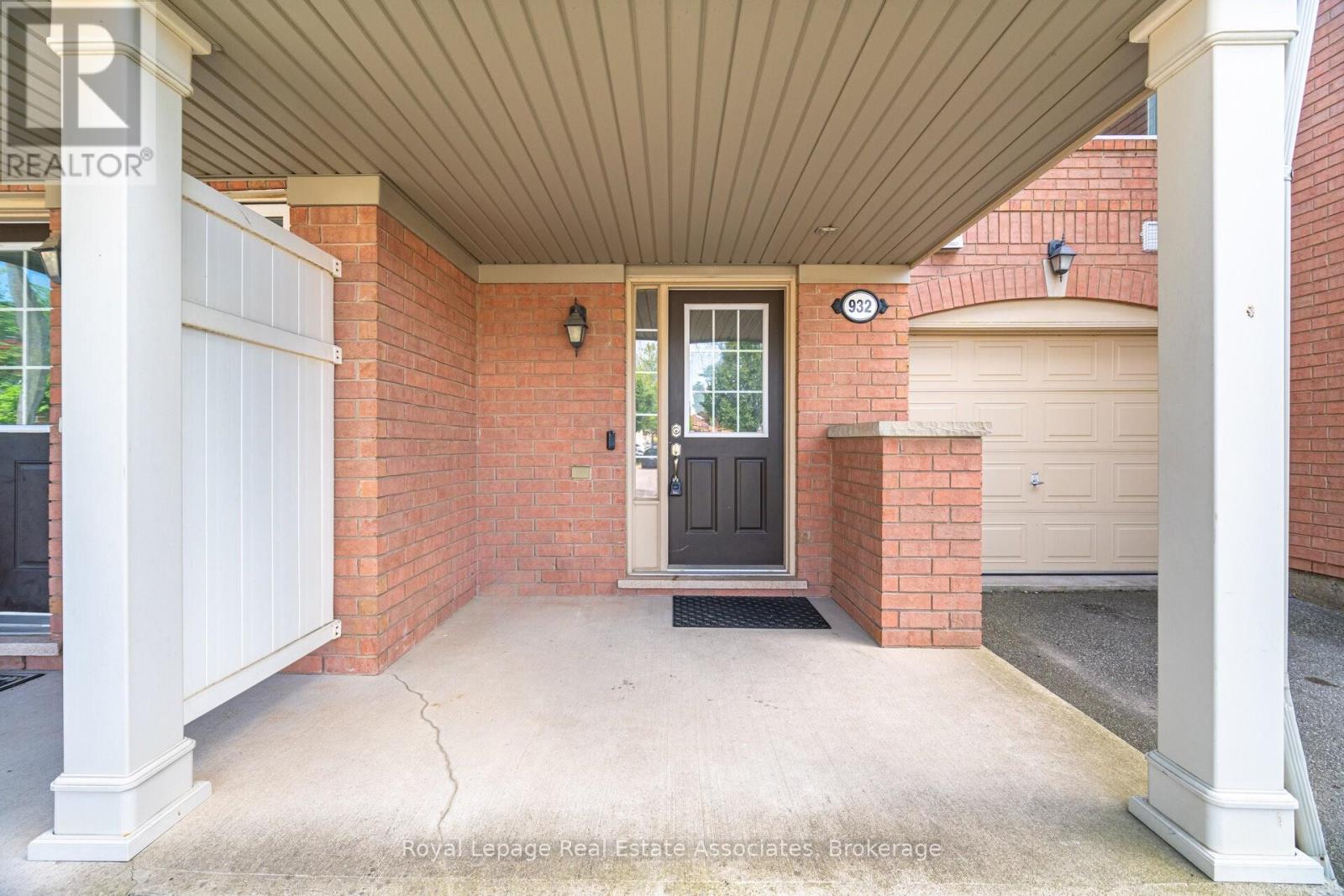 932 Burgess Gardens, Milton, Ontario  L9T 0K8 - Photo 5 - W12843032