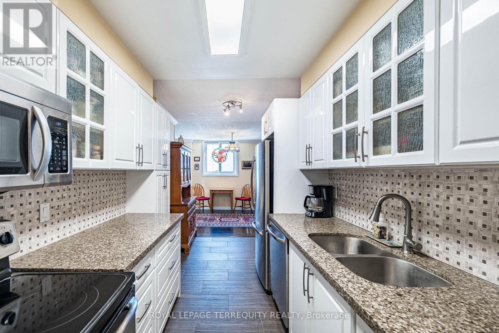 1907 - 812 Burnhamthorpe Road, Toronto, Ontario  M9C 4W1 - Photo 12 - W12843040